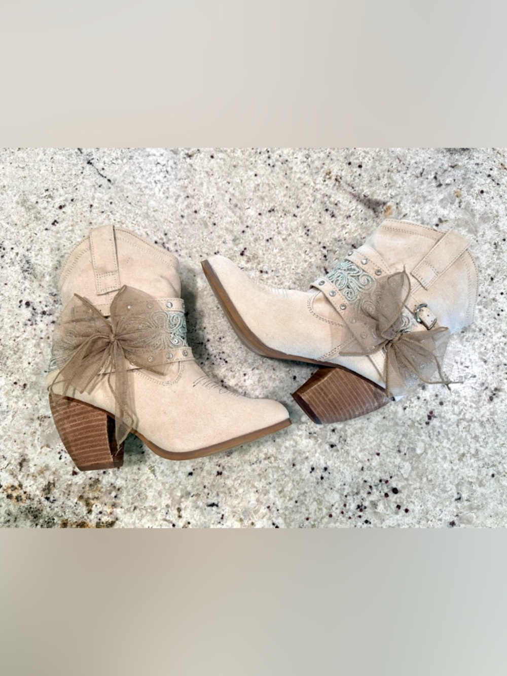 Not Rated Brand Beige Boots with Embroidered Green Accents "NEW" - Picture 11 of 15